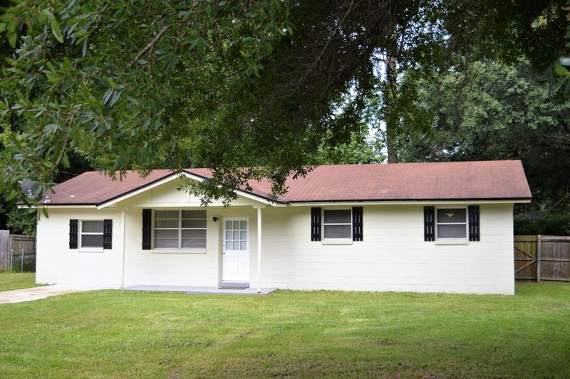 570 Willow Ave, Baldwin, FL 32234