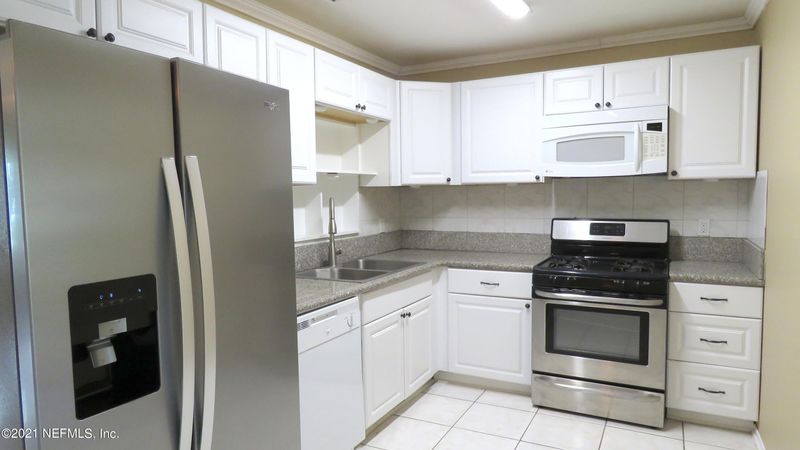 5705 Beney Rd, Jacksonville, FL 32207