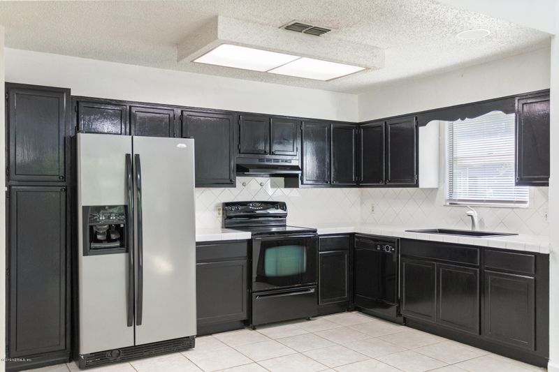 572 Loring Village Ct, Orange Park, FL 32073