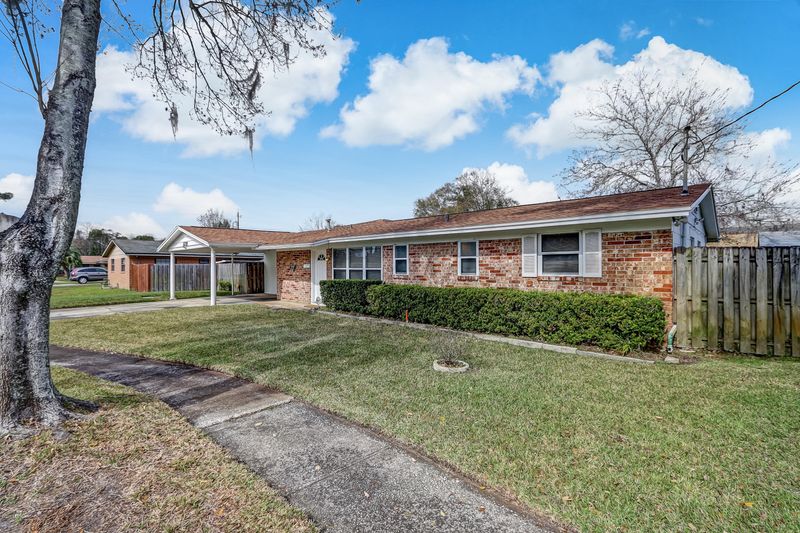 5721 Bender Ct, Jacksonville, FL 32207