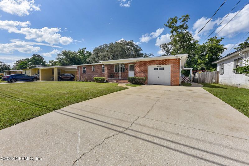 5725 Wilson Blvd, Jacksonville, FL 32210