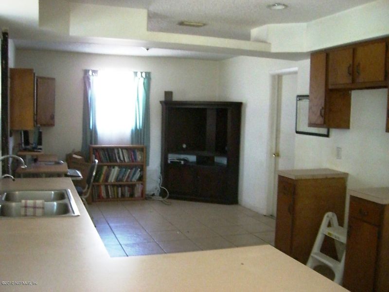 5726 Sabena Rd, Jacksonville, FL 32207