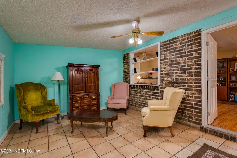 573 Edenfield Rd, Green Cove Springs, FL 32043