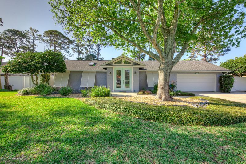 573 Magnolia St, Neptune Beach, FL 32266