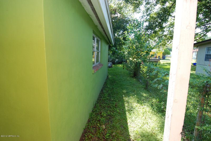 5738 Carnation Rd, Jacksonville, FL 32209