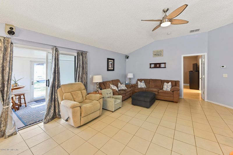 5742 Birds Nest Ln, Jacksonville, FL 32222