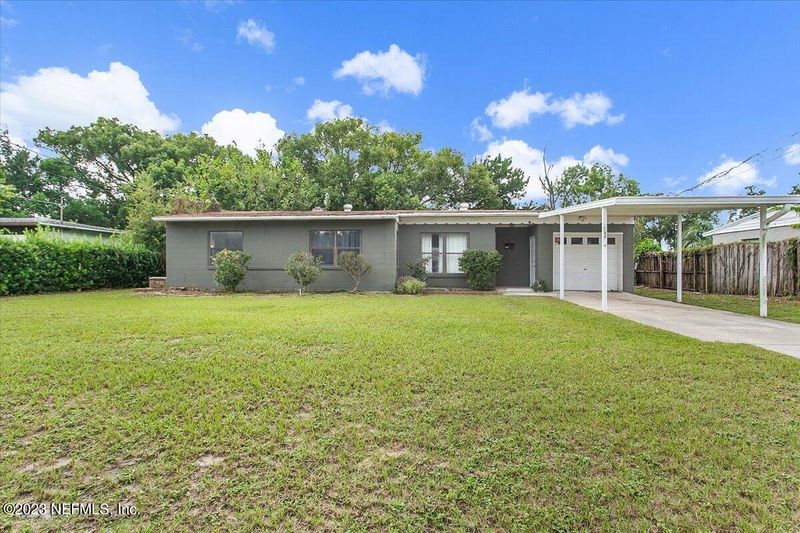 5742 Cedar Forest Dr N, Jacksonville, FL 32210
