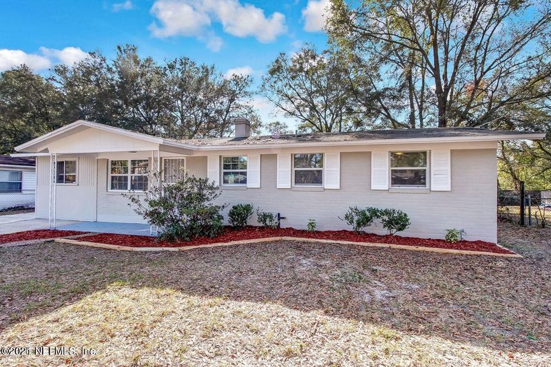 5746 Kinlock Dr S, Jacksonville, FL 32219