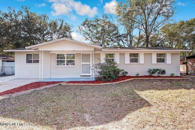 5746 Kinlock Dr S, Jacksonville, FL 32219