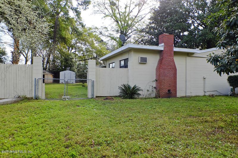 5751 Shorewood Rd, Jacksonville, FL 32210