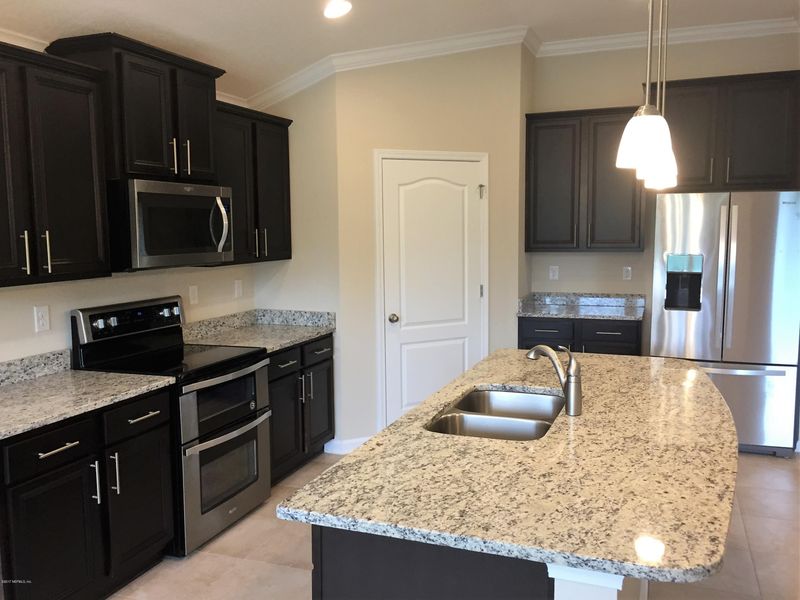 576 Crescent Key Dr, St Augustine, FL 32086