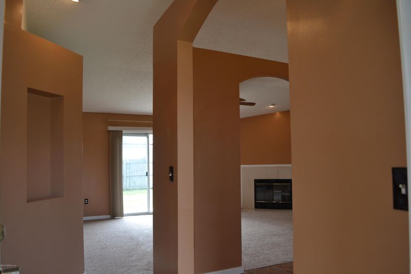 576 Manship Dr, Jacksonville, FL 32225