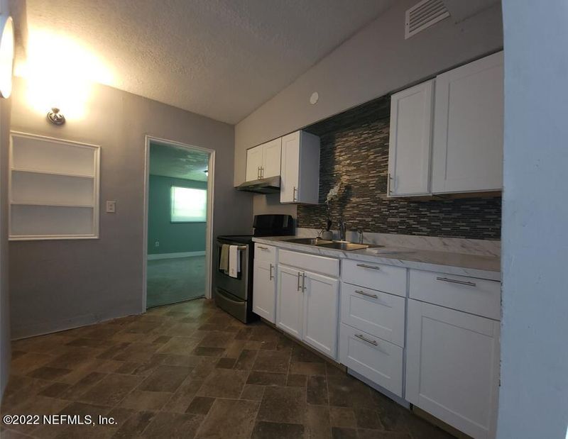 5761 Iris Blvd, Jacksonville, FL 32209