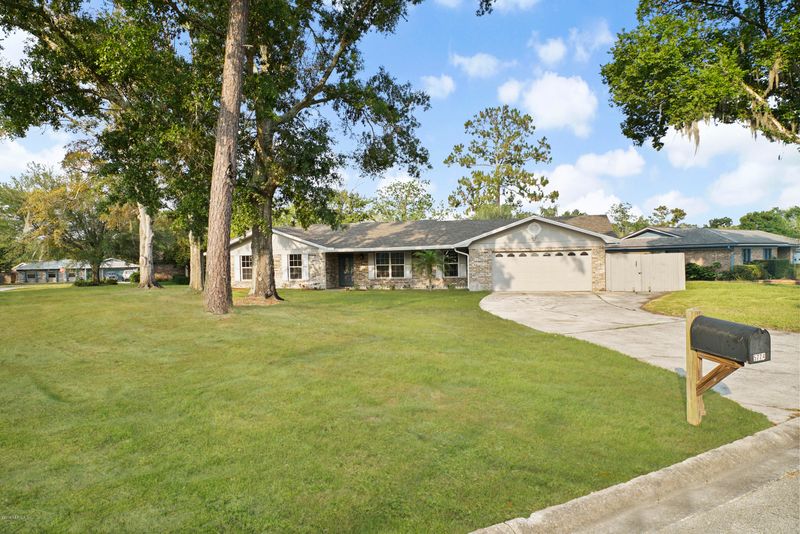 5774 Springhaven Dr, Orange Park, FL 32065