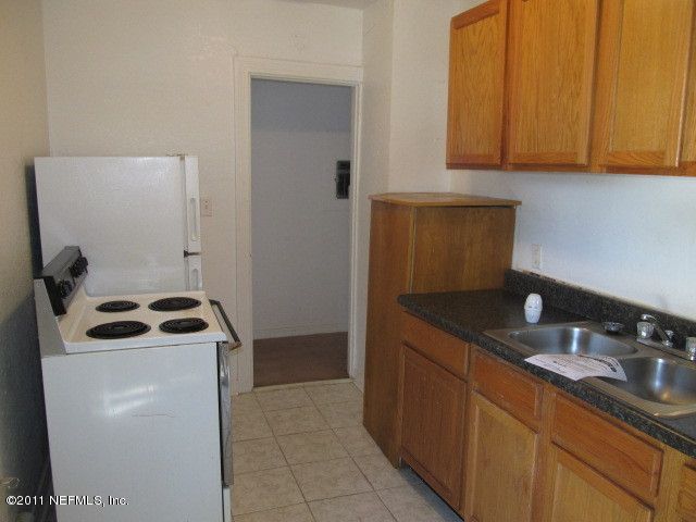 578 58th St E, Jacksonville, FL 32208