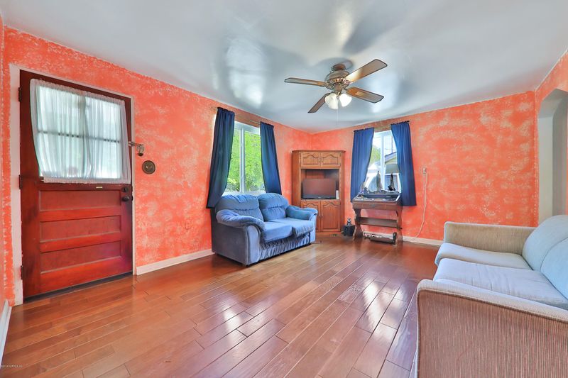 58 S Whitney St, St Augustine, FL 32084