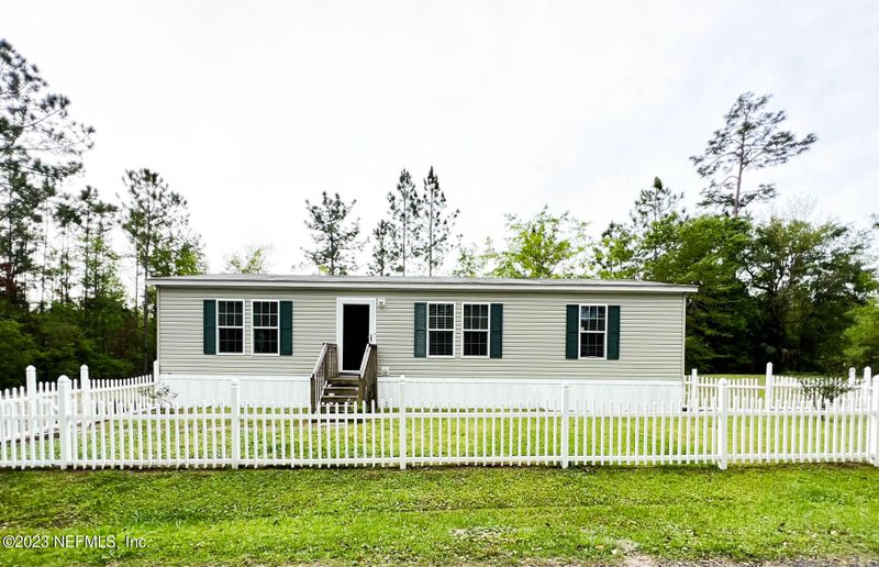 58025 Bambi Ln, Hilliard, FL 32046