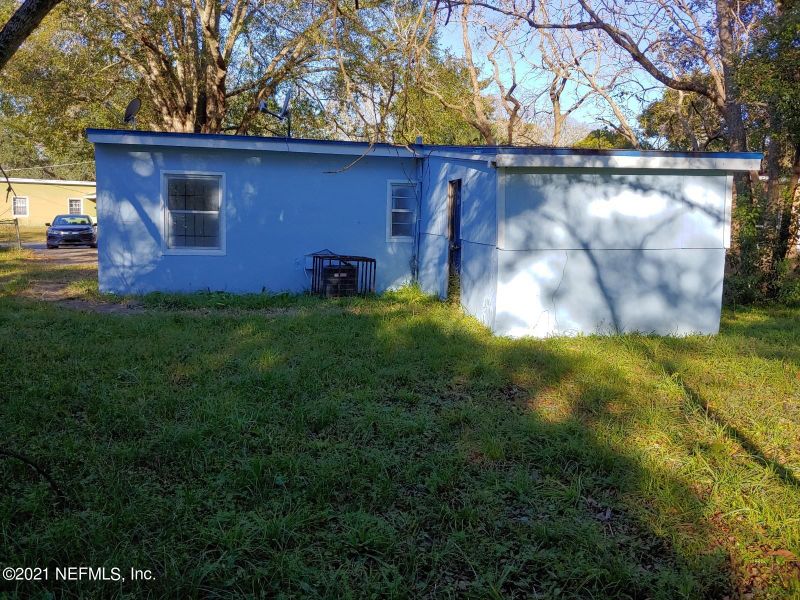 5803 Hollyhock Rd, Jacksonville, FL 32209