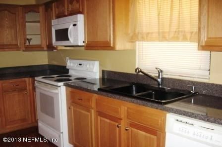 581 Clermont Ave S, Orange Park, FL 32073