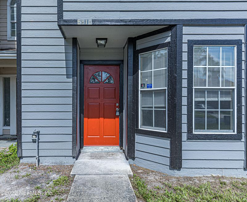 5810 Liska Dr, Jacksonville, FL 32244
