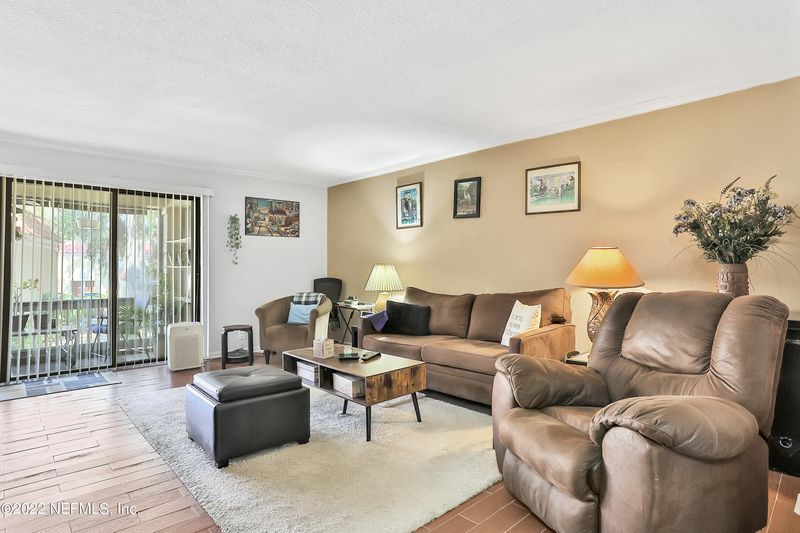 5811 Atlantic Blvd #8, Jacksonville, FL 32207