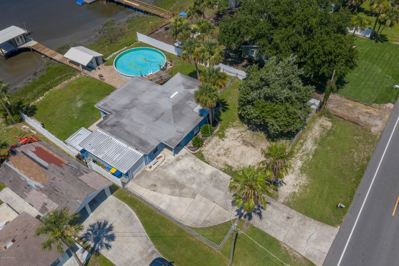 5812 Heckscher Dr, Jacksonville, FL 32226