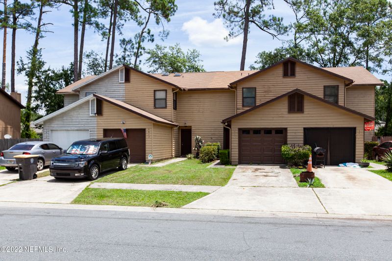 5813 Liska Dr, Jacksonville, FL 32244