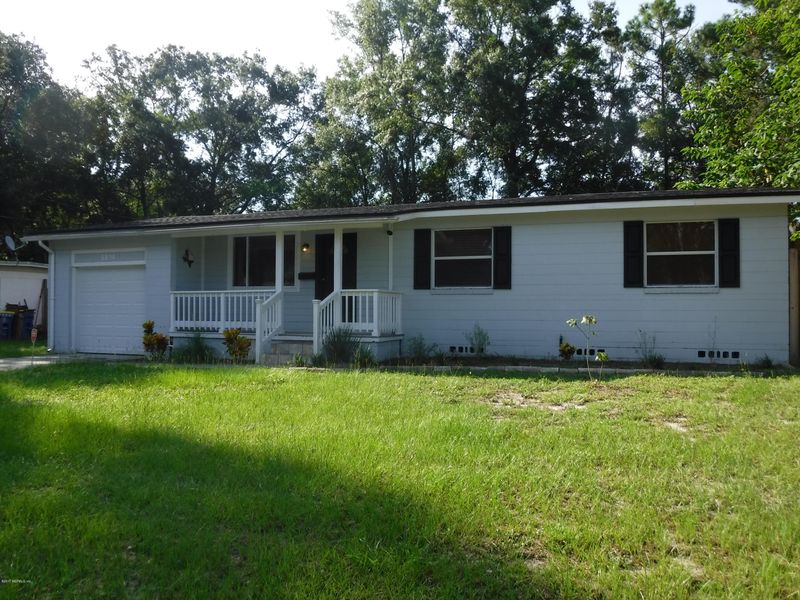 5814 Pompano Dr, Jacksonville, FL 32277