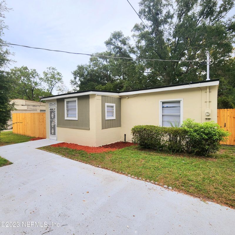 5821 Geranium Rd, Jacksonville, FL 32209