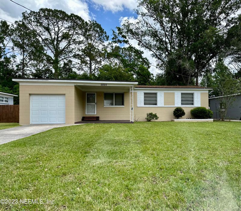 5825 Norde Dr E, Jacksonville, FL 32244