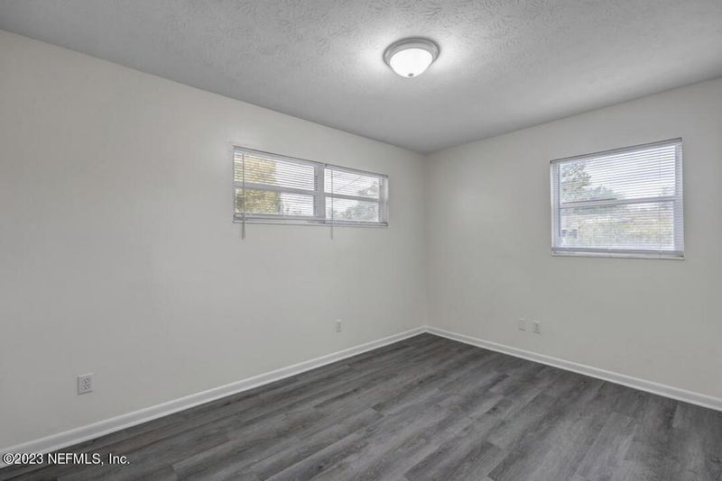 5841 Jaguar Dr, Jacksonville, FL 32244