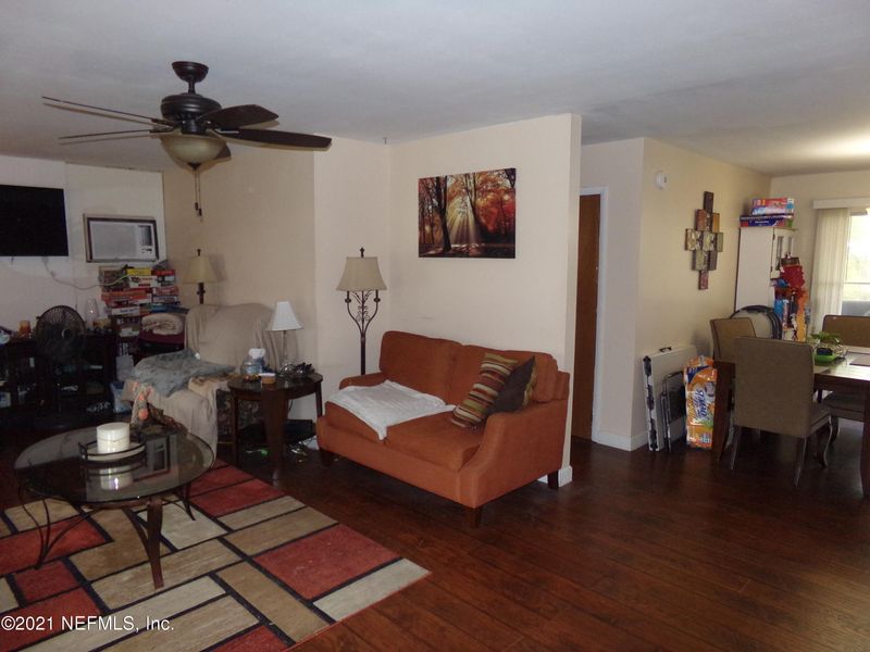 5849 Wending Dr, Jacksonville, FL 32244