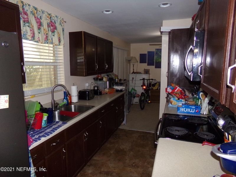 5849 Wending Dr, Jacksonville, FL 32244