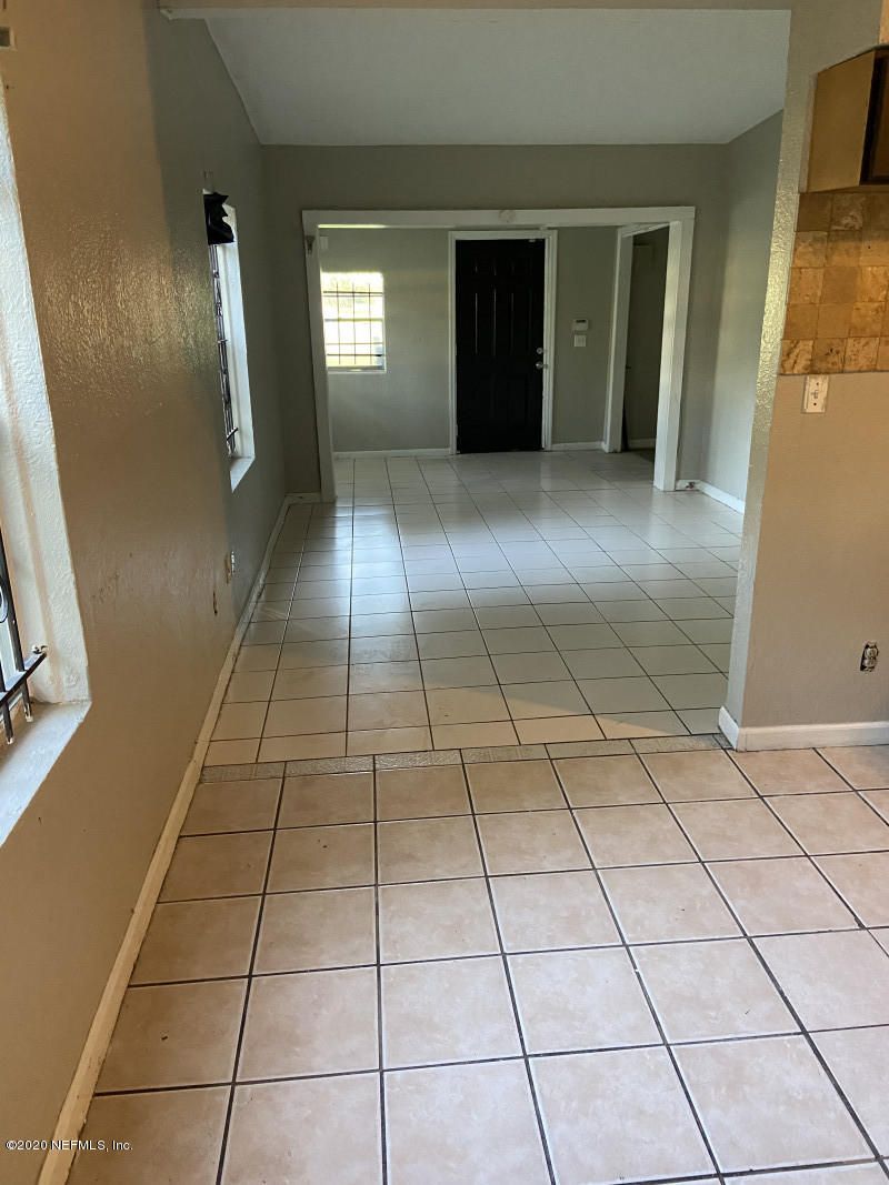5853 Iris Blvd, Jacksonville, FL 32209