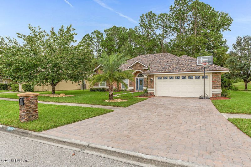 5863 Long Cove Dr, Jacksonville, FL 32222