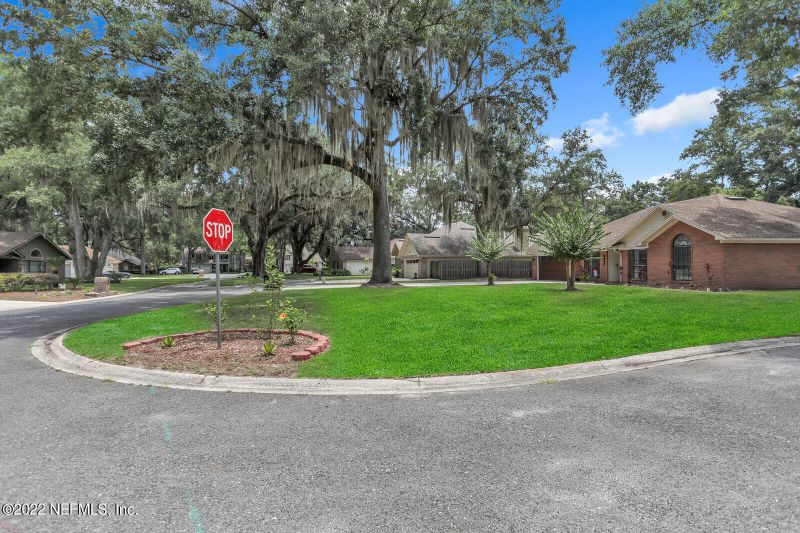 589 Hawkes Island Dr, Fleming Island, FL 32003