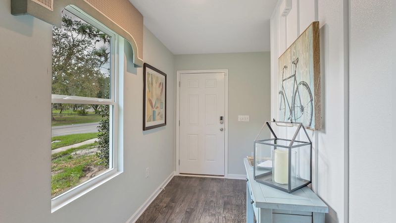 5895 Calvary Dr, Jacksonville, FL 32244