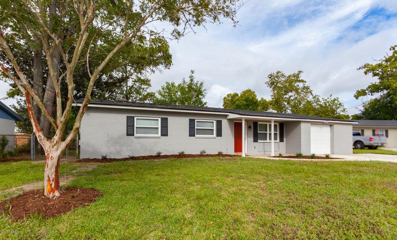 5917 Volvo St W, Jacksonville, FL 32244