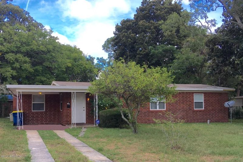 5923 Redberry Ln, Jacksonville, FL 32211