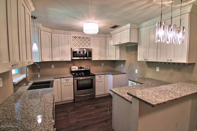 5925 Woodside Dr, Jacksonville, FL 32210