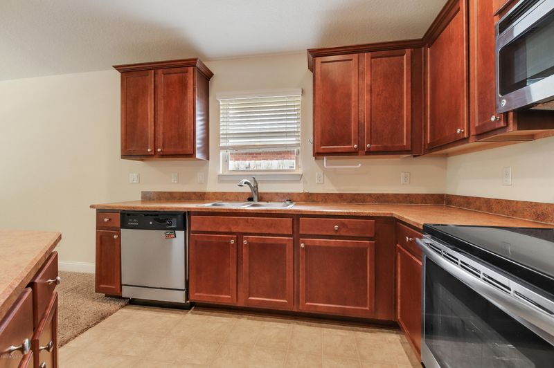 5926 Round Table Rd, Jacksonville, FL 32254