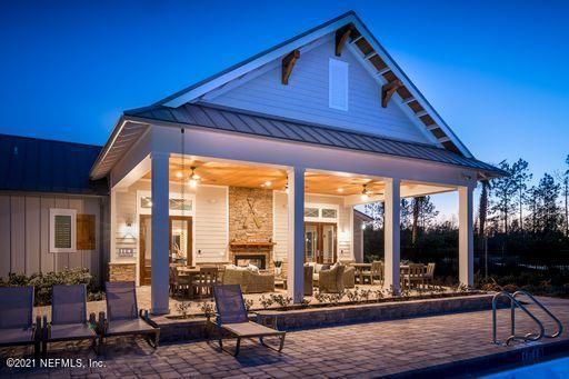 593 Honey Blossom Rd, St Johns, FL 32259