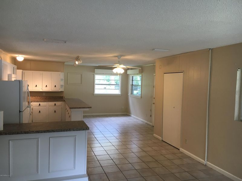 5949 Oaklane Dr, Jacksonville, FL 32244