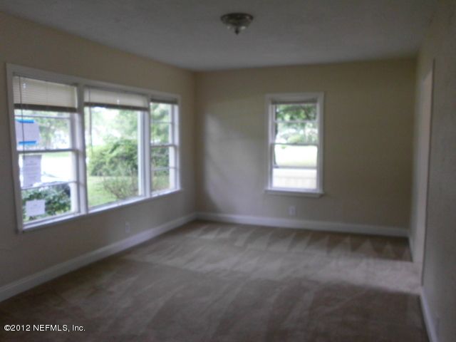 595 Cedar Ave, Baldwin, FL 32234