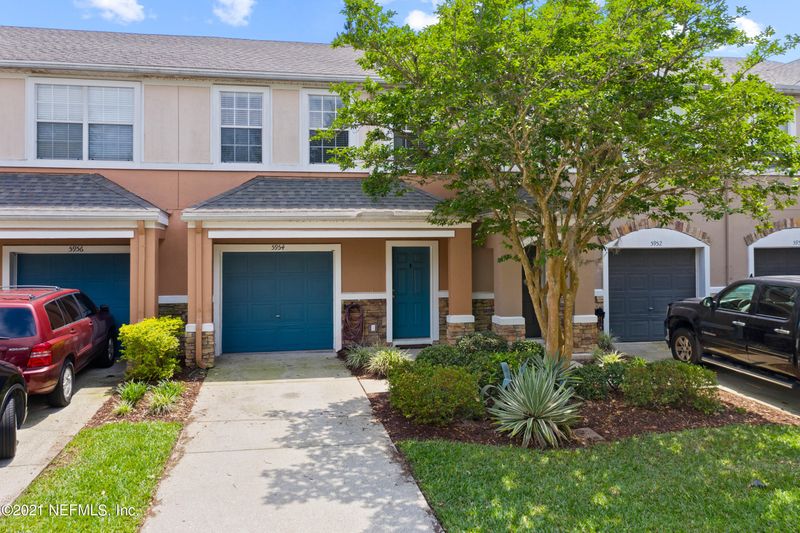 5954 Rocky Mt Dr, Jacksonville, FL 32258