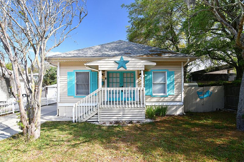 6 Grove Ave, St Augustine, FL 32084