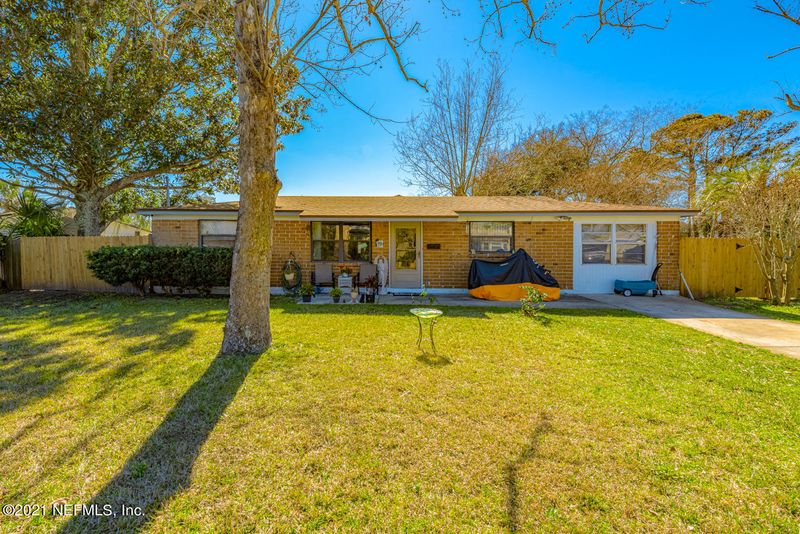 6 Millie Dr, Jacksonville Beach, FL 32250