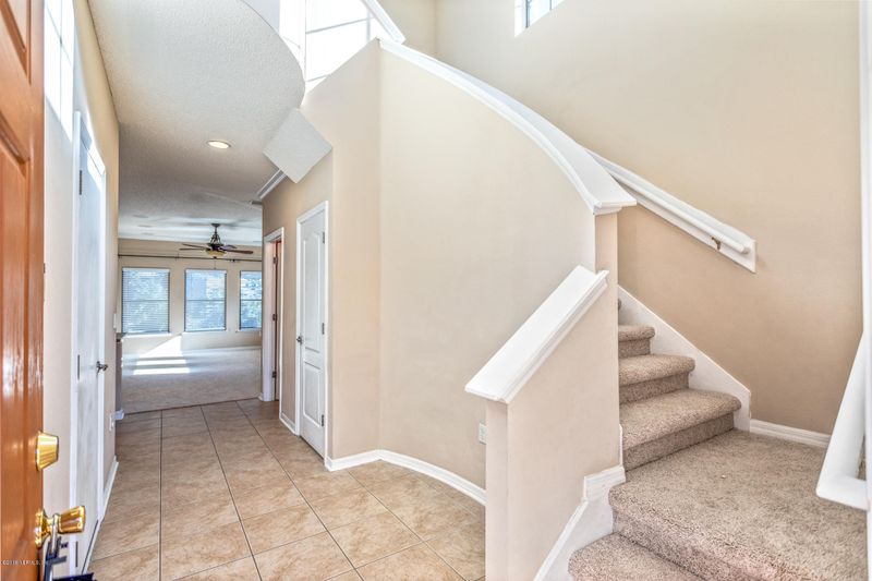 600 Briar Way Ln, St Johns, FL 32259