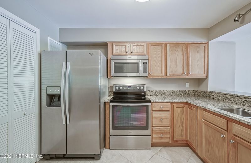 6000 San Jose Blvd #1D, Jacksonville, FL 32217