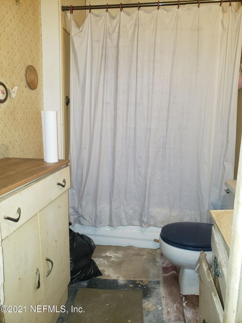 6009 Anderson Rd, Jacksonville, FL 32244